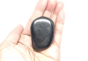 Pietra originale shungite dalla Russia 61g 2 1/2in VENDITORE USA - Foto 1 di 8