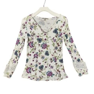 Seven7 Y2K Floral Waffle Knit Top Lace Cuff Long Sleeve V-Neck Womens Size L - Image 1 of 4