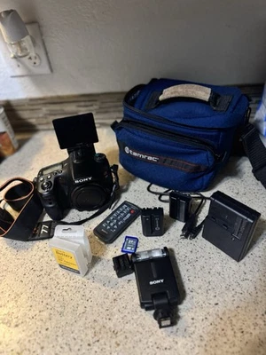 Sony Alpha A77 24.3MP Digital SLR Camera, Flash, 2 Batteries, Charger & Remote - Image 1 of 4
