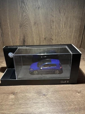 VERY RARE VW GOLF “R” 3 DOOR LAPIZ BLUE 1:43 (DEALER MODEL) - Image 1 of 4