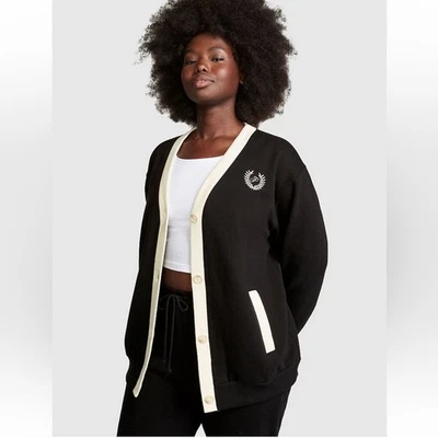 ✨ Cárdigan Victoria's Secret ROSA Premium Polar Novio L Negro Crema ✨ Foto 1 de 4