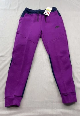NUEVO Pantalones de chándal Nike Sportswear Tech jóvenes pequeños ajustados ciruela loco $90 Foto 1 de 4