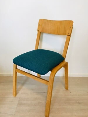 Silla escolar vintage de TON, Checoslovaquia, años 60 Foto 1 de 4