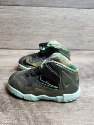 Nike LeBron James 11 Bebés Niños Pequeños Talla 5C Zapatos Tenis 621714-700 Foto 1 de 4
