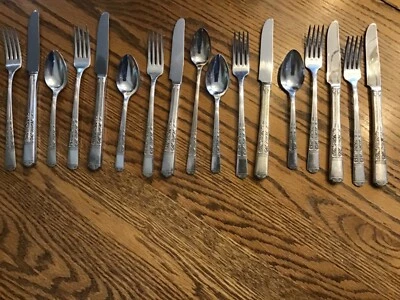 LOTE DE 17 PIEZAS Oakleigh Royal York Silverplate Tudor Plate Oneida Community 1937 Foto 1 de 4