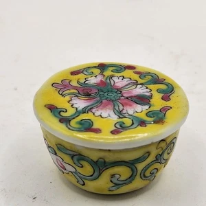 Vintage Yellow Famile Rose Snuff/ Trinket/ Spice Jar Box Porcelain - Picture 1 of 5