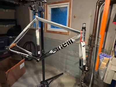 RARO: Marco histograma Cinelli Mash 2014, excelente estado. Foto 1 de 4