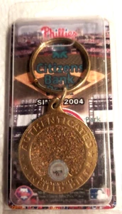 Phillies MLB Citizens Bank Stadium Infield Dirt Medaillon Schlüsselring Schlüsselanhänger O4 - Bild 1 von 6