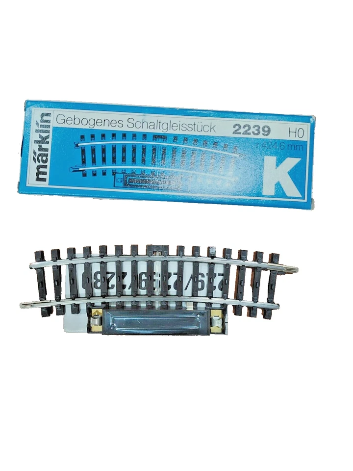 MARKLIN 2239 CONTACT "K" TRACK NEW IN BOX - Image 1 of 1