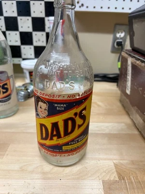 Botella de cerveza de raíz de cuarto completo tamaño papá mamá con etiqueta de papel 1954 CON TAPA Foto 1 de 4