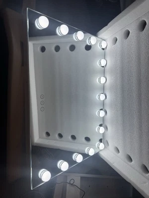 Hollywood Makeup 24x18 Vanity Mirror with Lights, with 15 Dimmable LED - Image 1 of 4