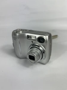 Nikon Coolpix 3200 Digital Camera E3200 - 3.2 MP - Tested Works - Picture 1 of 12