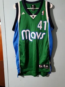Nowitzki Dallas Mavs Mens Adidas NBA Swingman Jersey Size Medium+2 Length - Picture 1 of 7