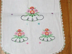 Vintage Hand Embroidered White Runner Multi Color Daisies Crochet Edge 38”x14” - Picture 1 of 11