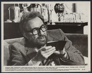 UGO TOGNAZZI in Sunday Lovers '81 GLASSES BLACK BOOK - Picture 1 of 1