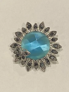 Beautiful MONET Blue Faceted SUNFLOWER Flower Butterfly Brooch Pin - Picture 1 of 6