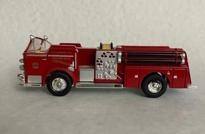 Corgi Diecast  1:64 1960 American LaFrance 900 Pumper - Fire Heroes TOY194 - Image 1 of 4