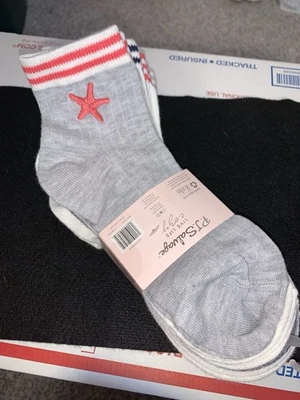 New PJ. Salvage Live Life Cozy Quarter Socks Woman's Shoe Sz4-10 Beach Designs - Image 1 of 4