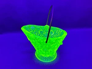 Uranium Glass Adam's & Co Coal Skuttle No. 1 Toothpick Holder Canary EAPG 1886 - Bild 1 von 17