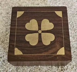 Vintage Four Leaf Clover Wooden Jewelry Trinket Box With Dice - Picture 1 of 3