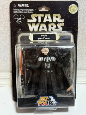 Boneco de ação Disney Star Tours Pateta como Darth Vader - Imagem 1 de 2