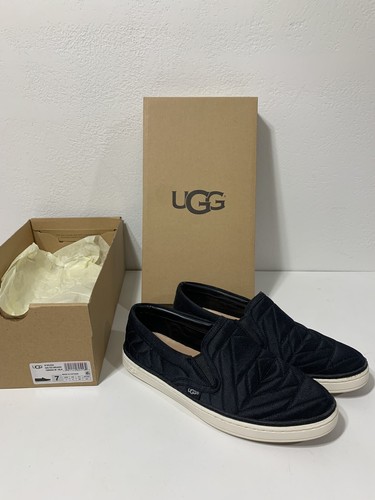 Sneakers slip on trapuntate Ugg Soleda taglia 7 nere misto seta usate delicatamente con scatola