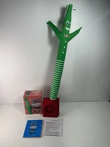 Wacky Waving Inflatable Tube Elf Inklusive 32 Seiten Minibuch 17" - Bild 1 von 16