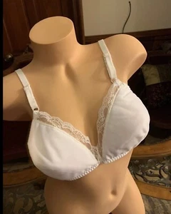 Vintage Bra Smooth Lace Polyester White Seamless Nylon Adjustable 1970s NEW 40C - Picture 1 of 6