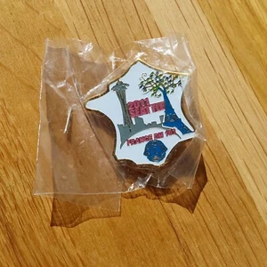 PIN'S BADGE SEATTLE 2011 LIONS CLUB INTERNATIONAL MD103 FRANCE USA - Picture 1 of 3