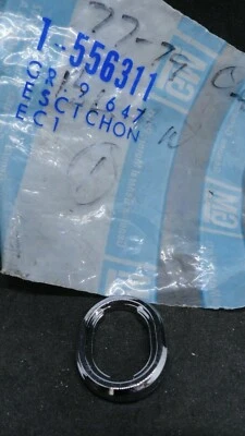 NOS 1977-79 OLDSMOBILE DELTA 88 ELECTRIC POWER ANTENNA BEZEL ESCUTCHEON 556311 - Image 1 of 4