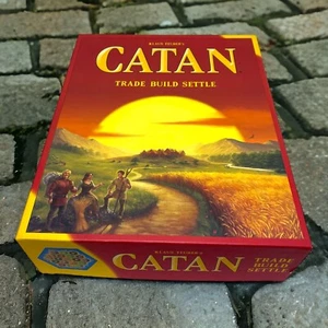 Klaus Teuber's 2016 CATAN Trade Build Settle Board Game 3071 - 100% Complete - Picture 1 of 3