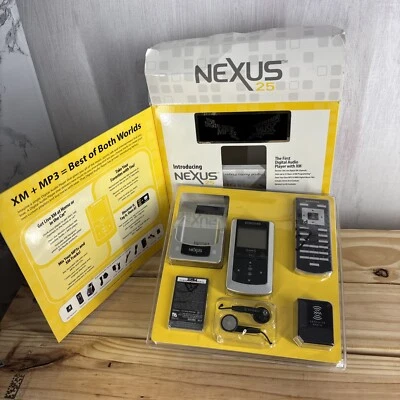 Radio satelital Samsung Nexus 25 YP-X5XXM reproductor de MP3 nuevo en caja Foto 1 de 4