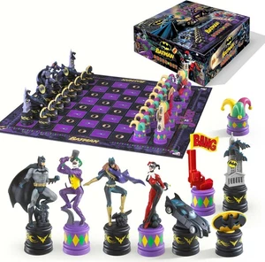 Noble Collection The Batman Chess Set | Dark Knight vs Joker - Picture 1 of 1