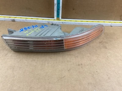 1994-1997 Acura Integra Front Left Driver Side Bumper Corner Turn Signal Light - Image 1 of 4