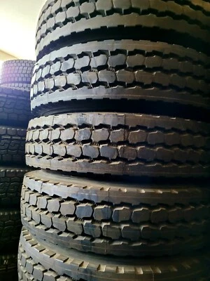 NEUREIFEN 11R22,5 Continental HSC1 M+S auf 8-Loch-Felge - Bild 1 von 4