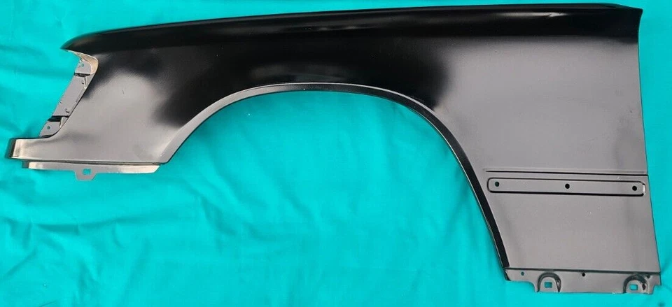 Guardabarros delantero izquierdo mercedesbenz w124 1985-1996 Foto 1 de 4