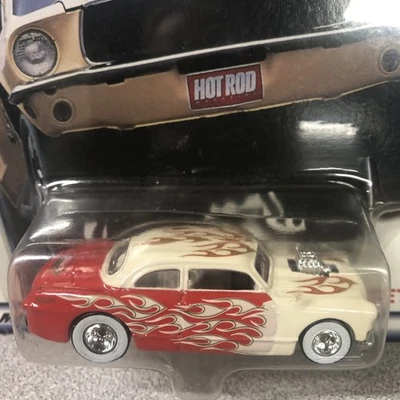 2001 风火轮 Target Editor's Choice Hot Rod SHOEBOX 白色/红色 带真实骑手 — 第 1/4 张图片