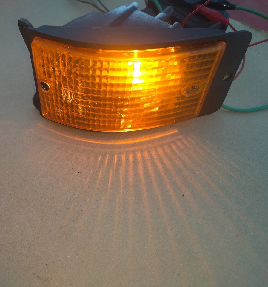 PORSCHE 924 944 1977-84 LUZ DE GIRO CARCASA CONDUCTOR DELANTERO BOSCH  Foto 1 de 4