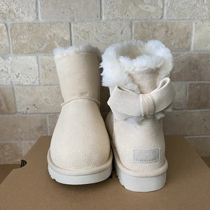 UGG MINI BAILEY SUEDE BOW CREAM SHEEPSKIN ANKLE BOOTS WOMEN'S SIZE US 9 - Picture 1 of 5