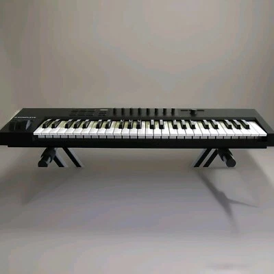 Native Instruments KOMPLETE KONTROL A49 Plus Millenium Keyboardständer Economy - Bild 1 von 4
