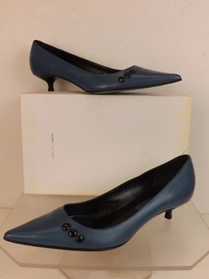 NUEVO MARC JACOBS CUERO AZUL CIELO PUNTIAGUDO BOTONES GATITO TACONES BOMBA 8.5 ITALIA Foto 1 de 4