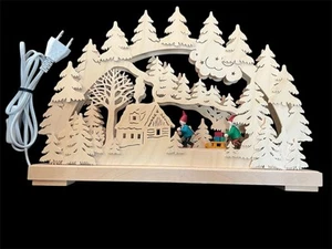 Illuminated Schwibbogen Elves With Gifts On Sled 17x11 - Picture 1 of 5