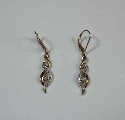 Pendientes colgantes Estate de diamantes de oro amarillo de 14 k de 0,10 TCW Foto 1 de 4
