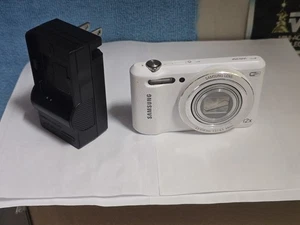 Cámara digital Samsung WB35F WiFi - blanca - zoom 12x, 16,2 MP - batería y tarjeta de memoria - Imagen 1 de 10