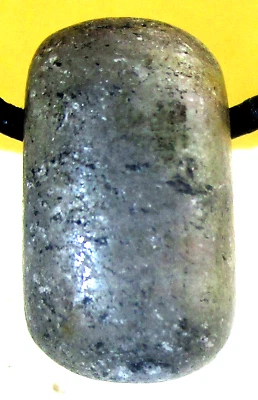 SAPHIR  ANPOLIERT  Trommelstein  gebohrt   EDELSTEIN  ANHÄNGER FREIFORM  Nr.8 - Bild 1 von 2