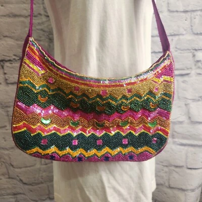 Bolso de hombro hecho a mano en la India con lentejuelas y cuentas de colores rosa de 10" x 7" Foto 1 de 4