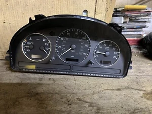 2002-2005 Mercedes Benz ML320/ML350 Instrument GAUGE Cluster Unit 191,453 Miles - Picture 1 of 24