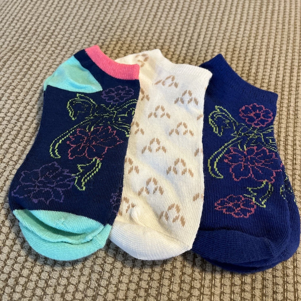 Juego de tres calcetines decorativos para mujer talla 4-10 totalmente nuevos Foto 1 de 1