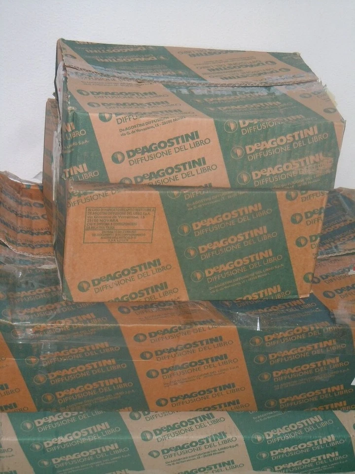 Ferrari F2005 De Agostini Kyosho kit di montaggio scala 1:8 no radiocomando - Immagine 1 di 3