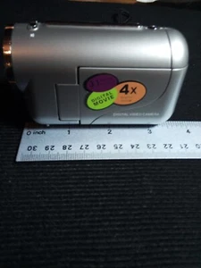Mini Digital Recorder With 4x Zoom Movie Maker With Pouch And 1 GB SD Card - Picture 1 of 7
